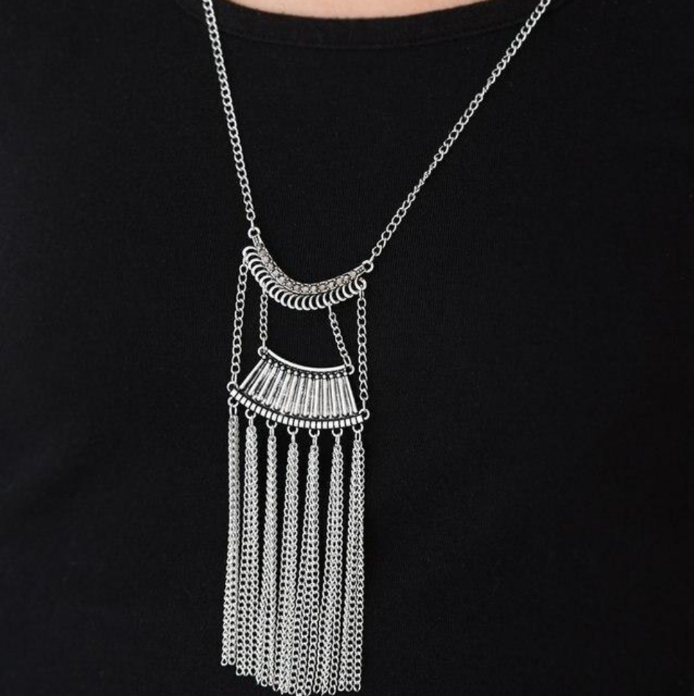 Paparazzi Glam Goddess Silver Necklace Set